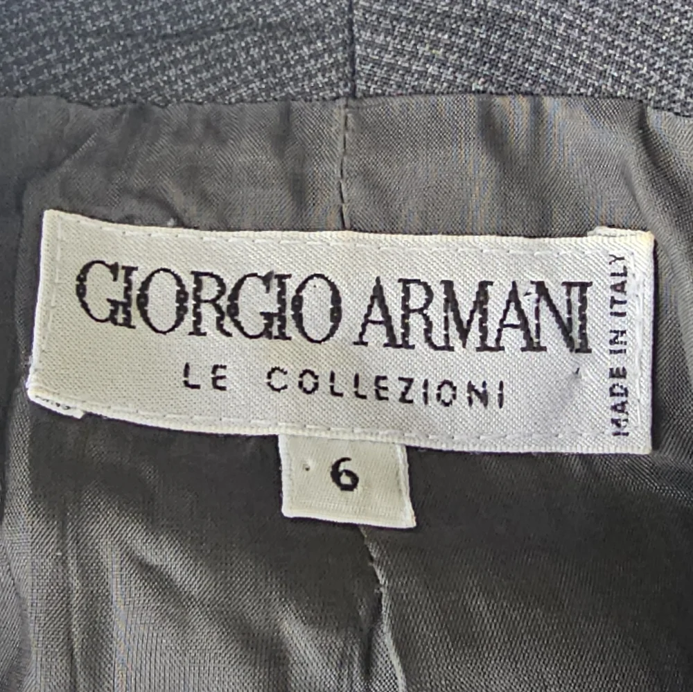 Giorgio Armani Le Collezioni Blazer Vintage 90s Size 6 100% Virgin Wool